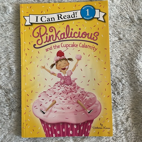 Pinkalicious I Can Read 1  3 book bundle beginning
  Readers - Picture 7 of 8
